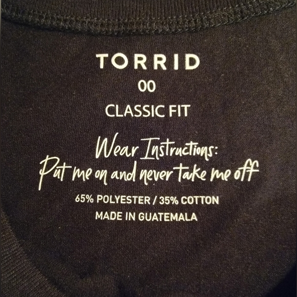 NWT "Does it come in Black?" T-Shirt - Picture 4 of 6